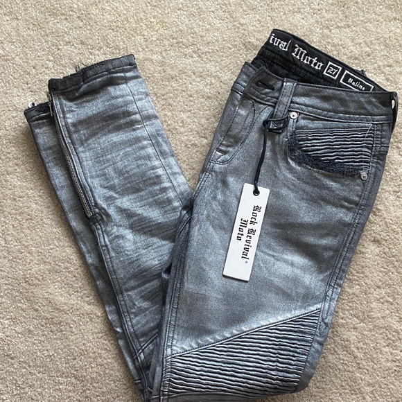 Rock Revival Denim - Rock revival NWT silver moto zippered skinny leg jeans